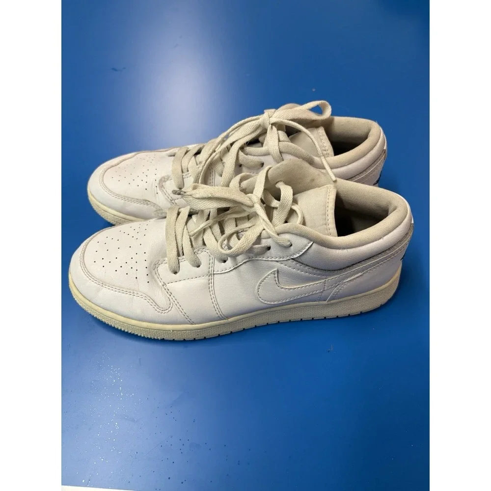 Nike‎ Air Jordan 1 Mid GS White/Black Sneakers 6.5Y/8W 553560-101